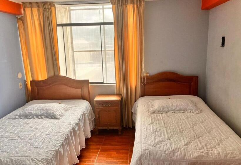 پانسیون Hostal El Rancho