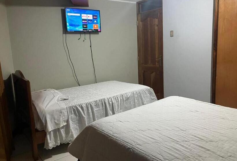 پانسیون Hostal El Rancho