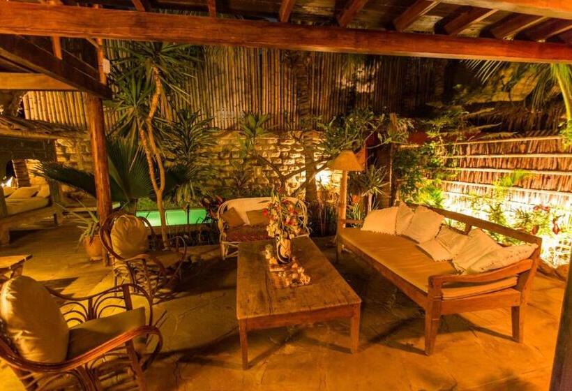 Пансион La Maison Eco House & Yoga