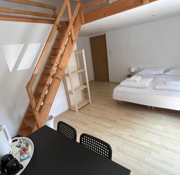 پانسیون Lemonwood House