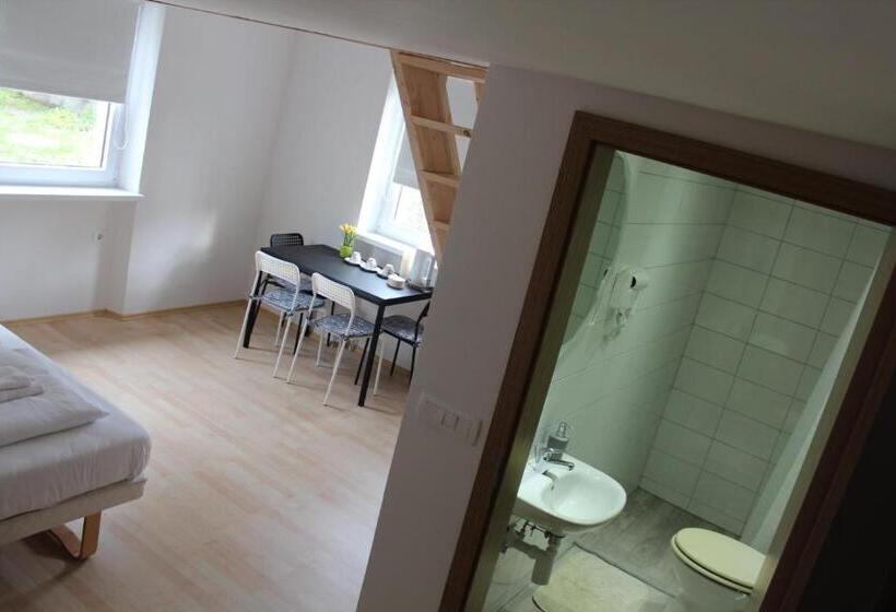 پانسیون Lemonwood House