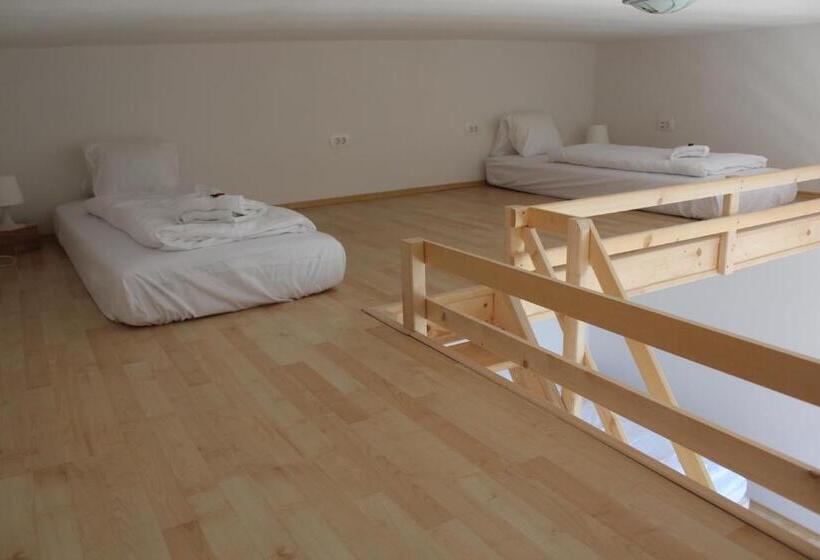 پانسیون Lemonwood House