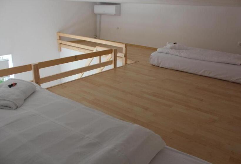 پانسیون Lemonwood House