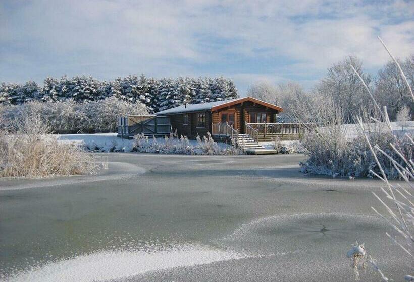 리조트 Weybread Lakes