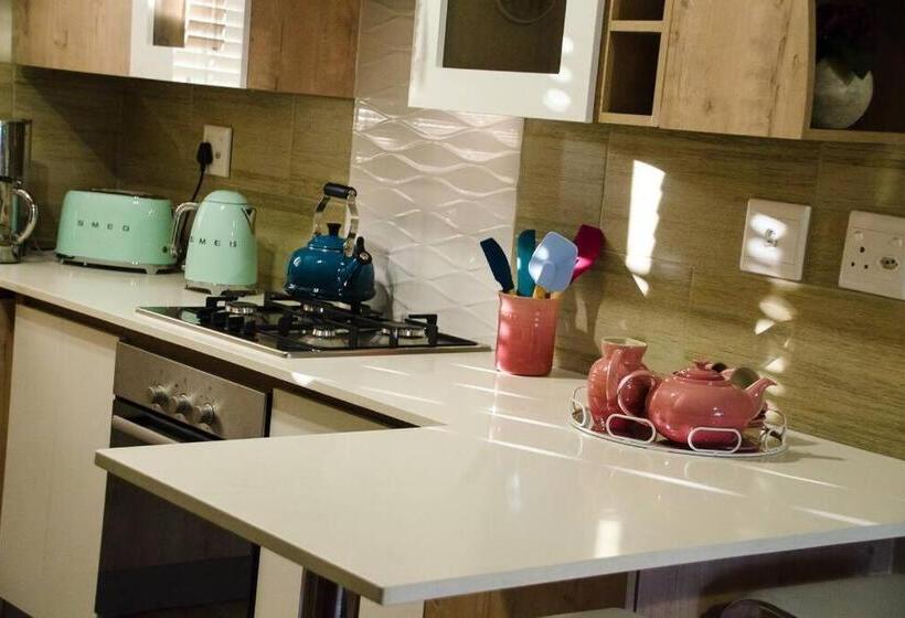 Serene Luxury Retreat In Cullinan