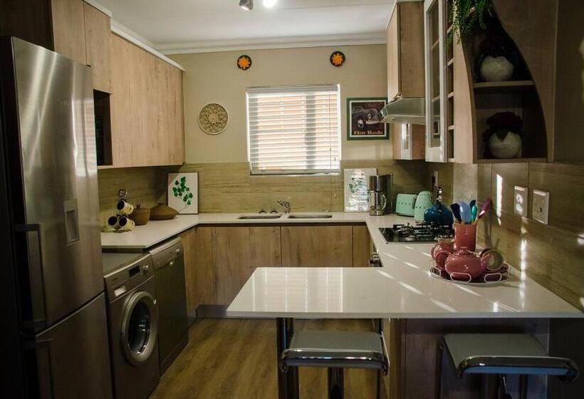 Serene Luxury Retreat In Cullinan