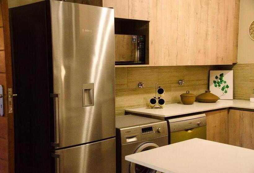 Serene Luxury Retreat In Cullinan