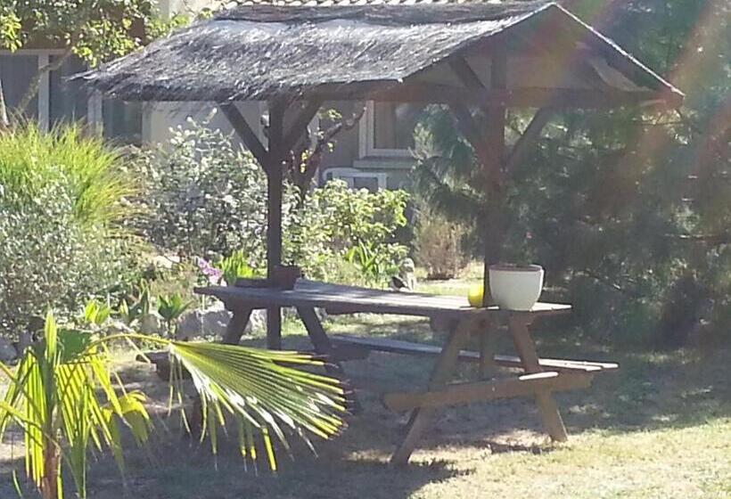 Acacias Hôtel Motel