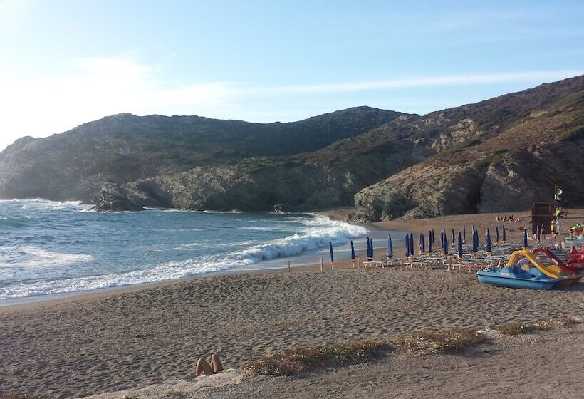 הוסטל Argentiera Inn