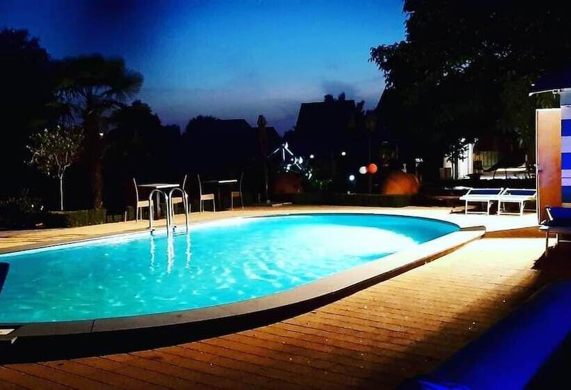 B&b Casa Roman & Vakantiewoning Voor 1 Pers Tot Max 32 Personen