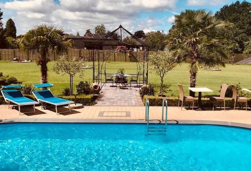 B&b Casa Roman & Vakantiewoning Voor 1 Pers Tot Max 32 Personen