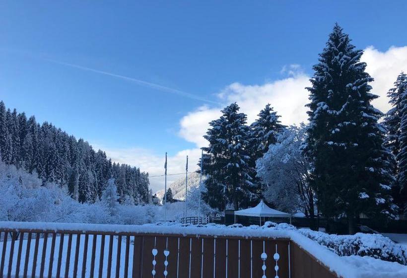 Holidays Dolomiti Apartment Resort