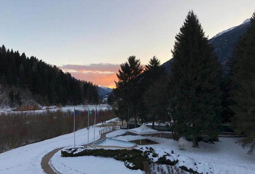 Holidays Dolomiti Apartment Resort