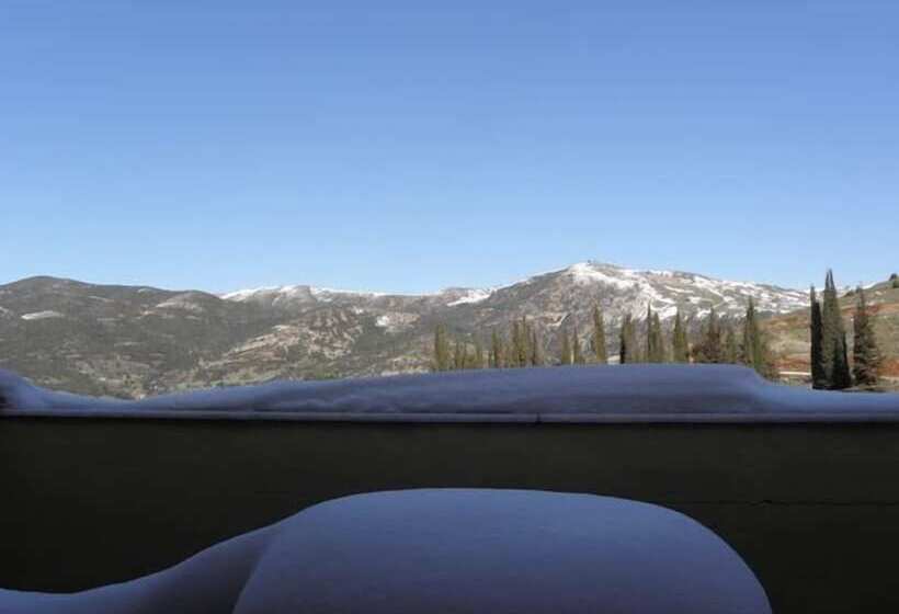 בית מלון כפרי Ahilion