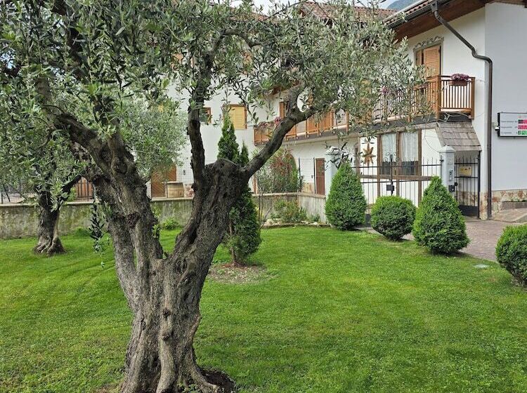 בית מלון כפרי Antico Fienile Agritur