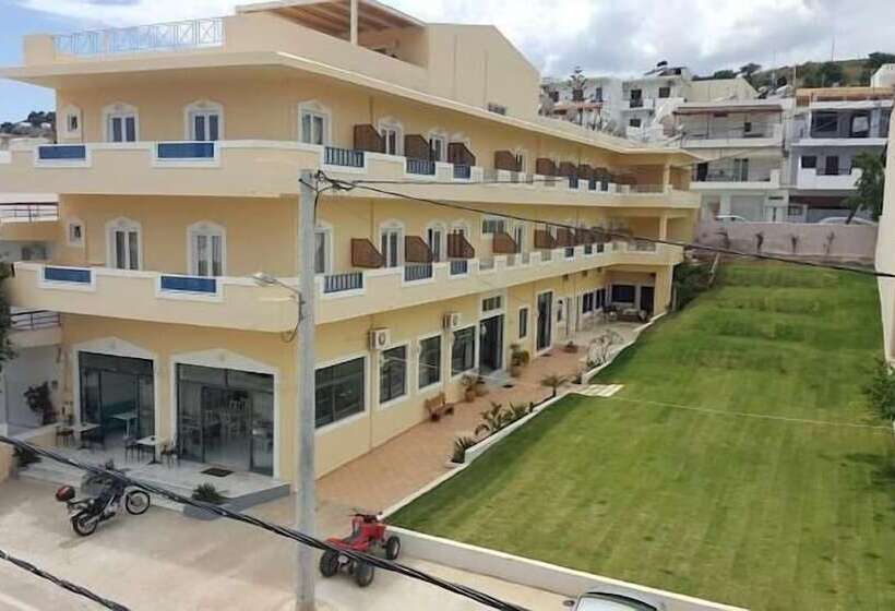 בית מלון כפרי Astoria