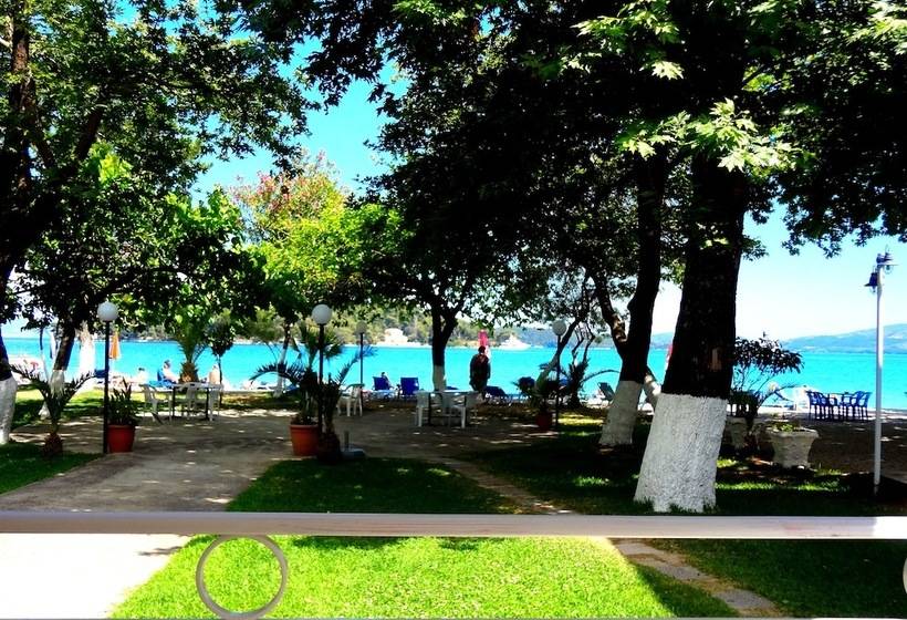 בית מלון כפרי Avra Beach