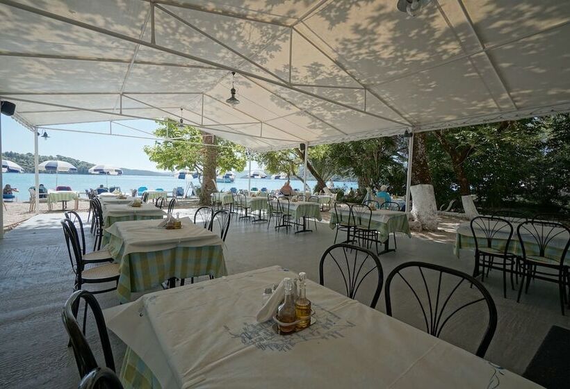 בית מלון כפרי Avra Beach