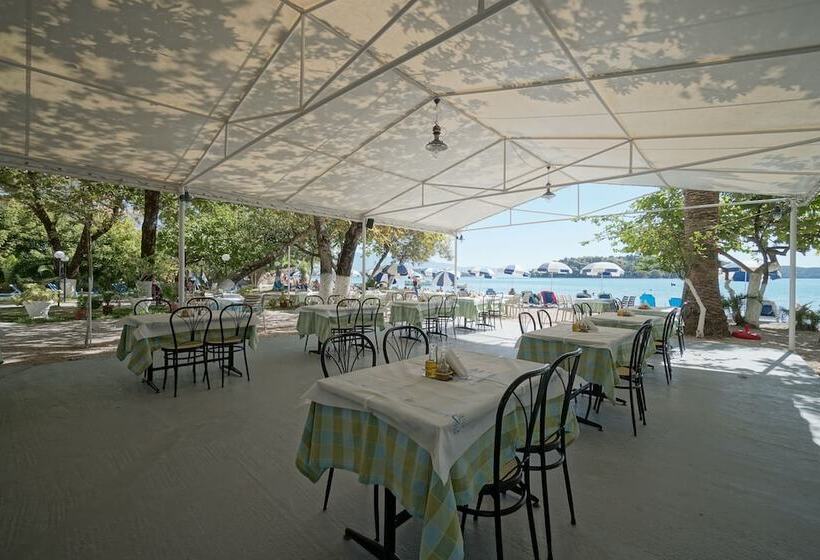 בית מלון כפרי Avra Beach