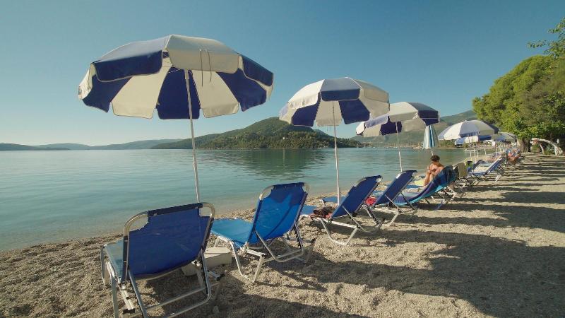 בית מלון כפרי Avra Beach