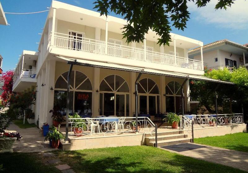 בית מלון כפרי Avra Beach