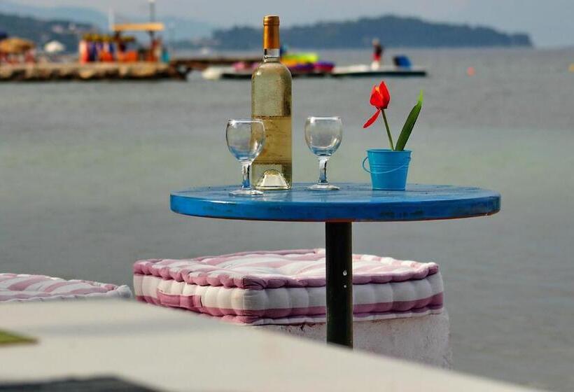 호텔 Avra Budget Beach Rooms