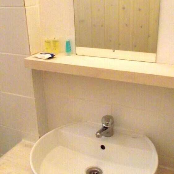 호텔 Avra Budget Beach Rooms