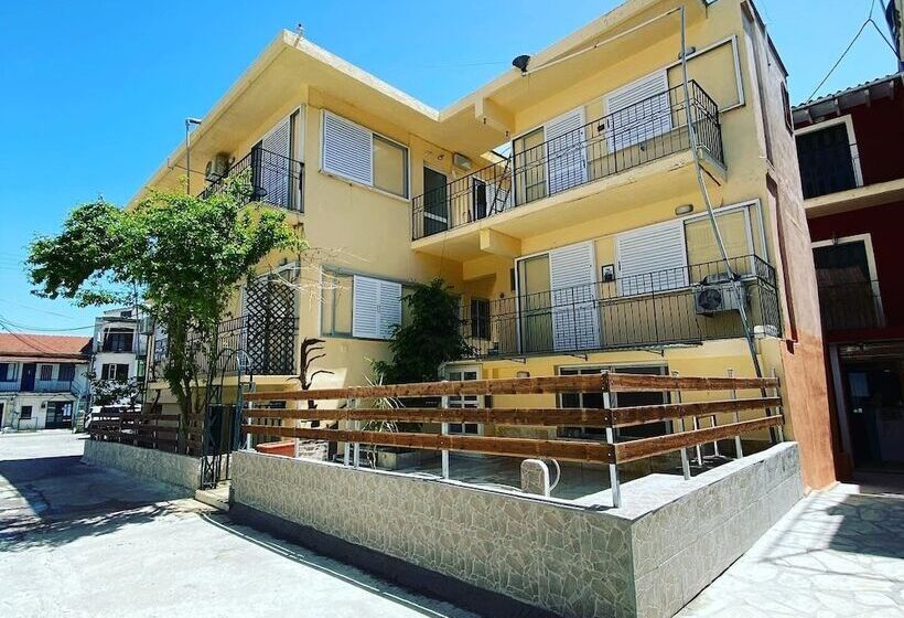 호텔 Avra Budget Beach Rooms