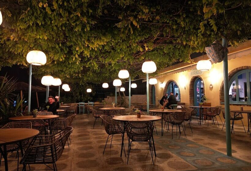 호텔 Avra Budget Beach Rooms