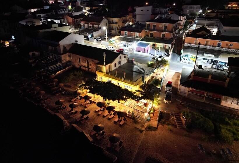 호텔 Avra Budget Beach Rooms