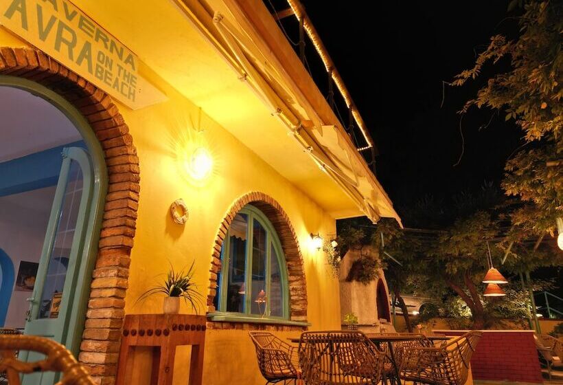 호텔 Avra Budget Beach Rooms