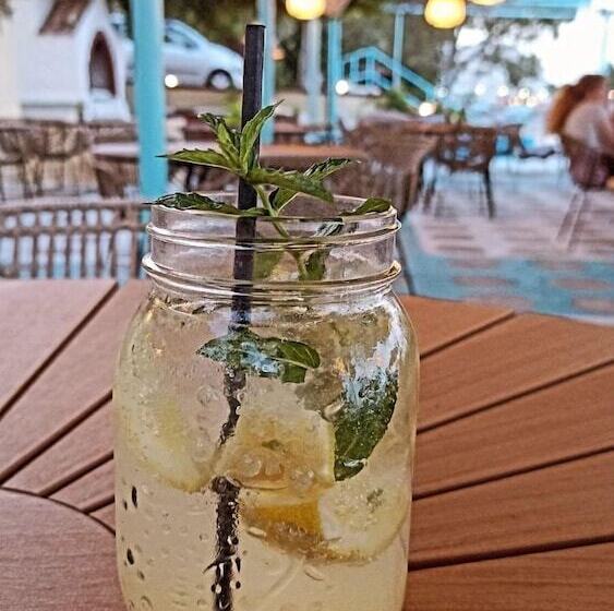 호텔 Avra Budget Beach Rooms