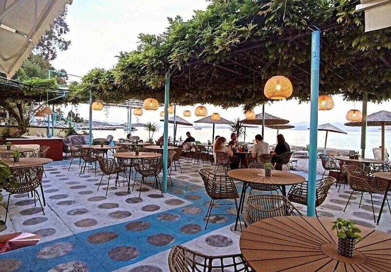 호텔 Avra Budget Beach Rooms