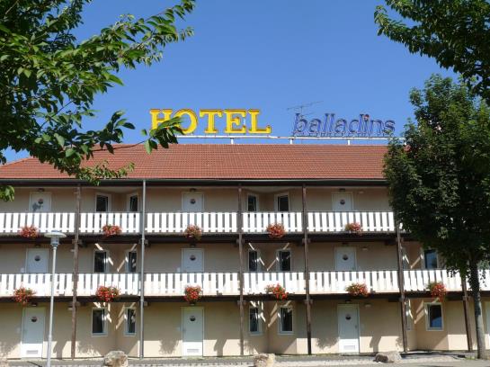 فندق Hôtel & Résidence