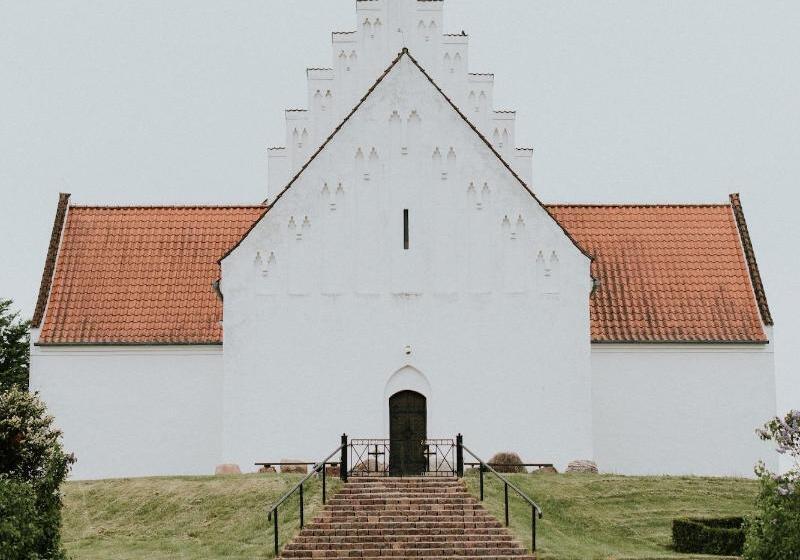 Отель Benniksgaard