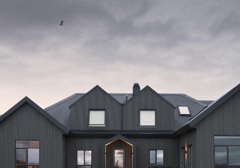 هتل Berg By Keflavik Airport