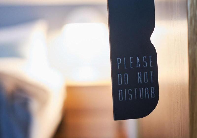 هتل Berg By Keflavik Airport