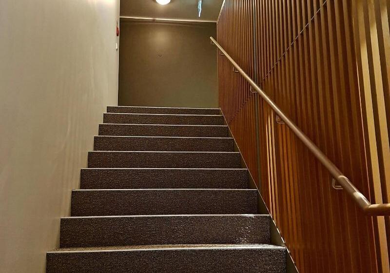 هتل Berg By Keflavik Airport