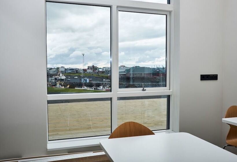 هتل Berg By Keflavik Airport