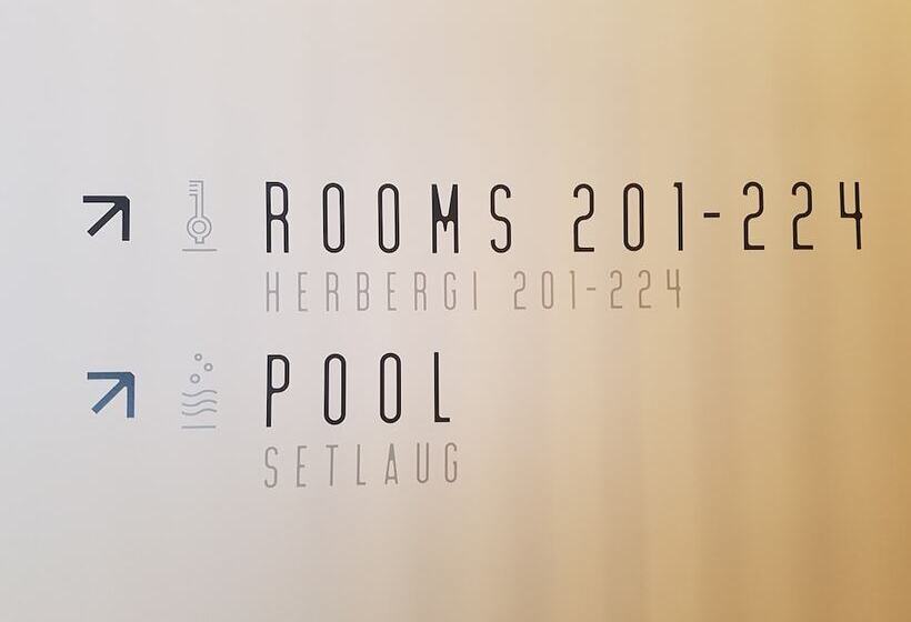 هتل Berg By Keflavik Airport