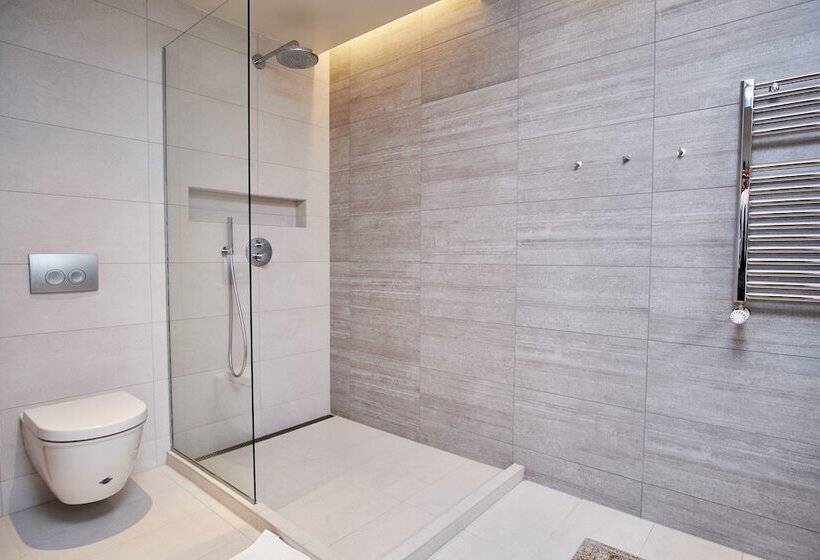 هتل Berg By Keflavik Airport