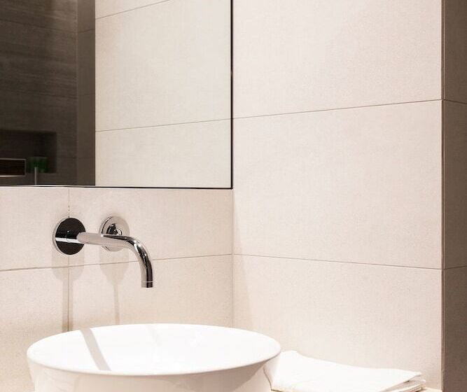 هتل Berg By Keflavik Airport