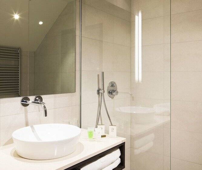 هتل Berg By Keflavik Airport