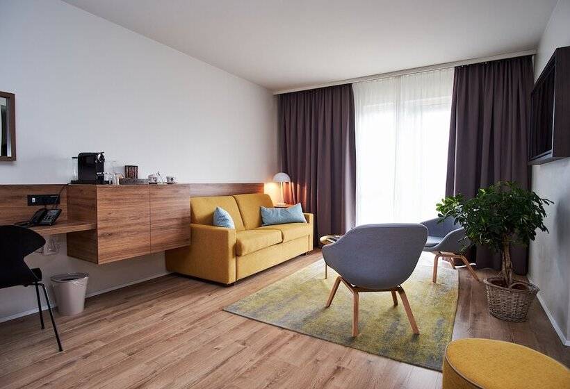 هتل Berg By Keflavik Airport