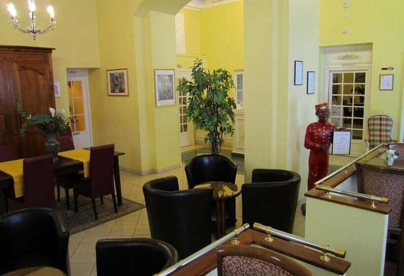 ホテル Berlioz Basel Airport