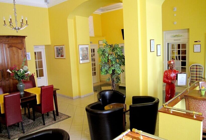 ホテル Berlioz Basel Airport