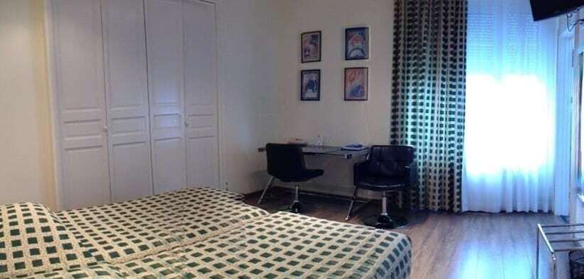 ホテル Berlioz Basel Airport