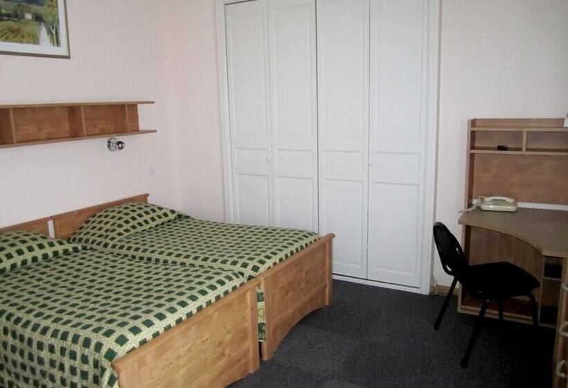 ホテル Berlioz Basel Airport