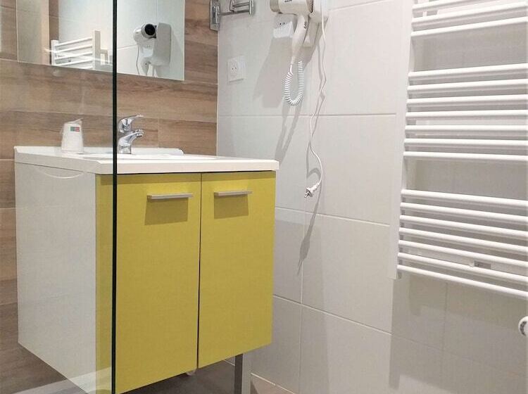 Brit Hotel Essentiel De Granville