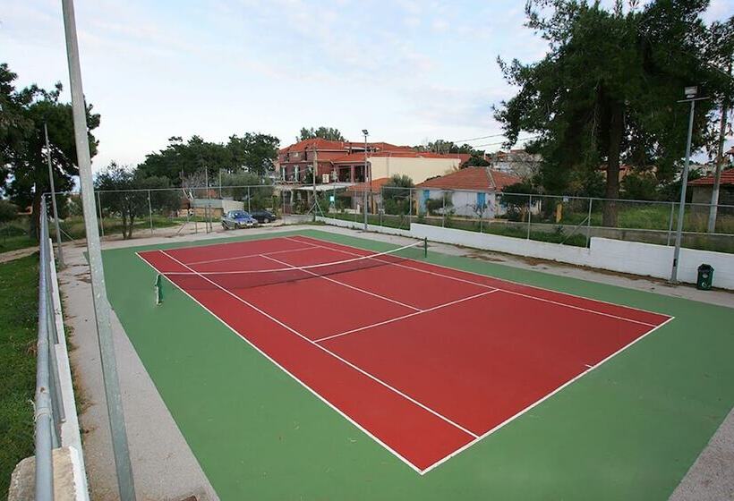 Отель Captain S House